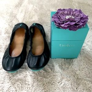 Tieks by Gavrieli matte black 7 ballet flats